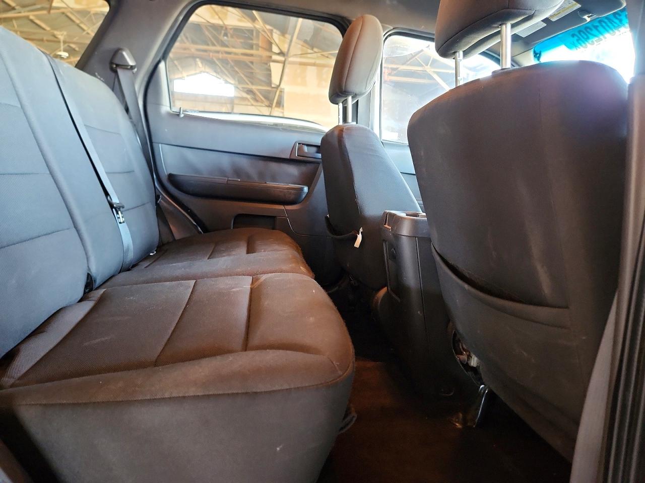 2010 FORD ESCAPE XLT photo 10
