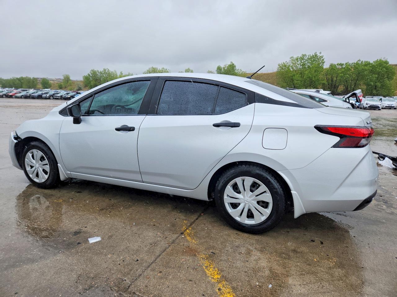 2021 NISSAN VERSA S photo 3