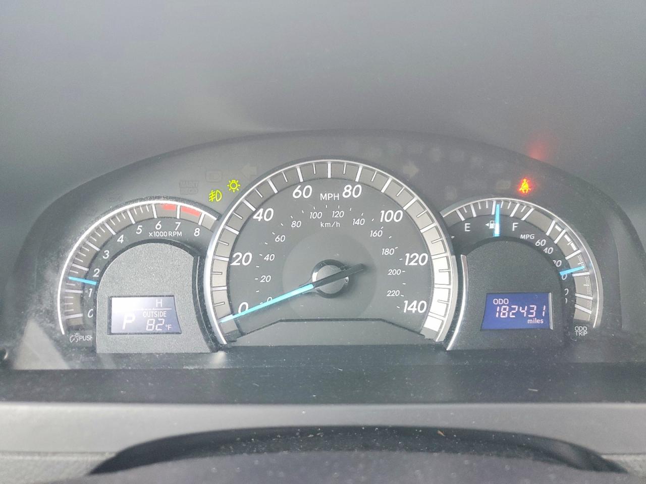 2013 TOYOTA CAMRY SE photo 17