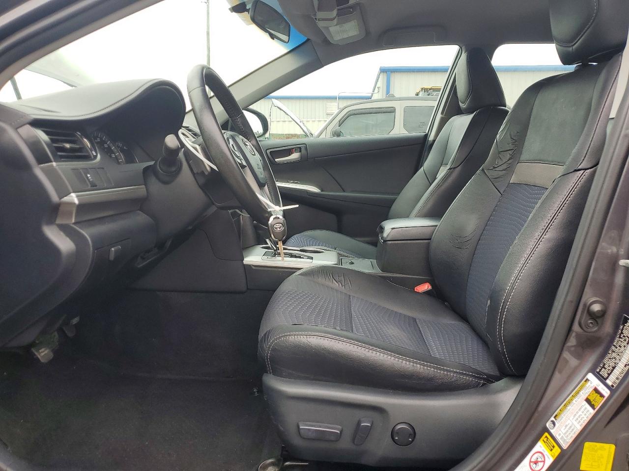 2013 TOYOTA CAMRY SE photo 13