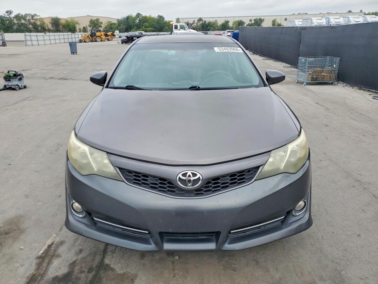 2013 TOYOTA CAMRY SE photo 9