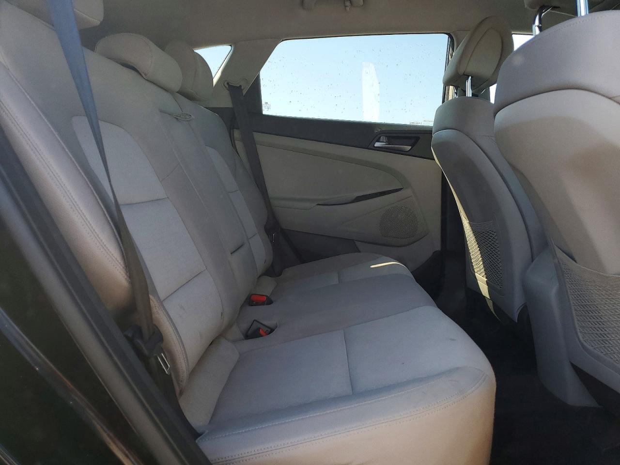 2016 HYUNDAI TUCSON SE photo 31