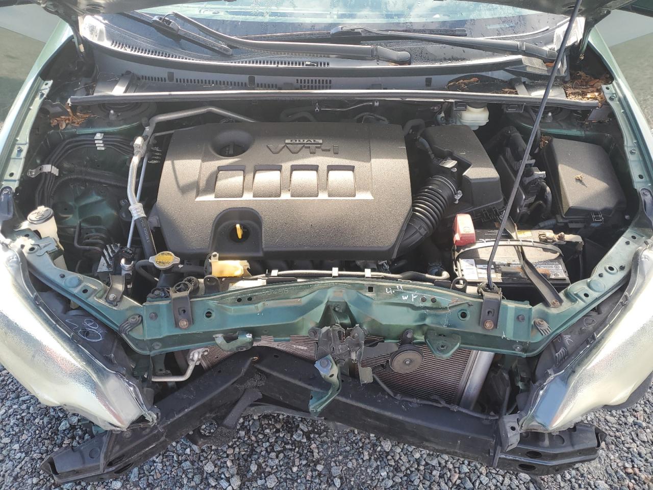 2015 TOYOTA COROLLA LE photo 11