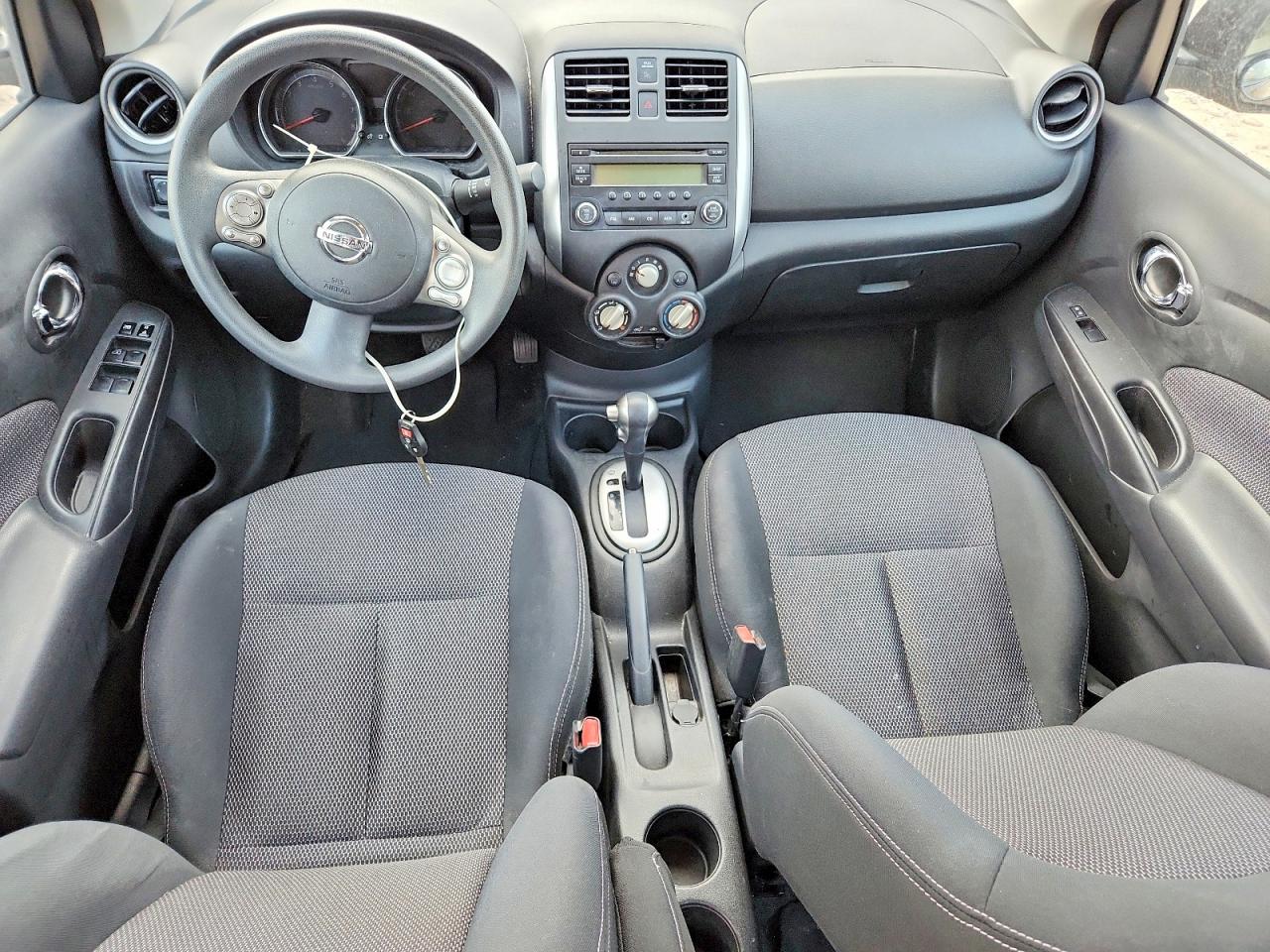 2014 NISSAN VERSA 1.6 SV photo 8