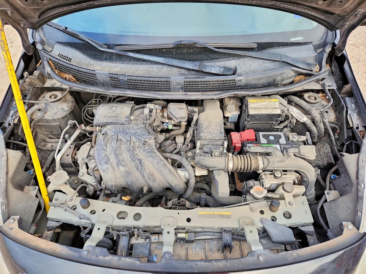 2014 NISSAN VERSA 1.6 SV photo 11