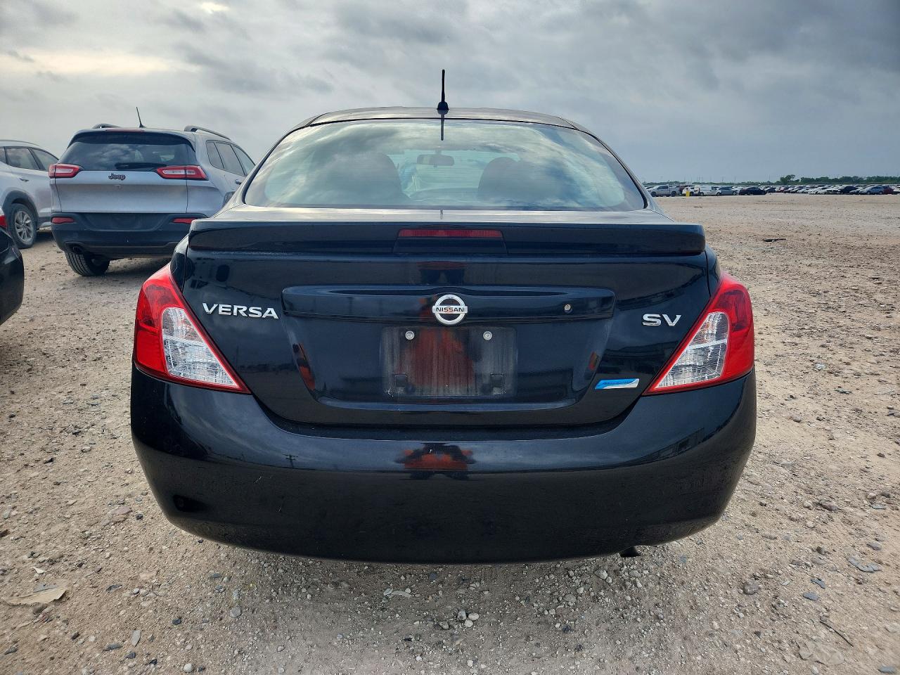 2014 NISSAN VERSA 1.6 SV photo 6