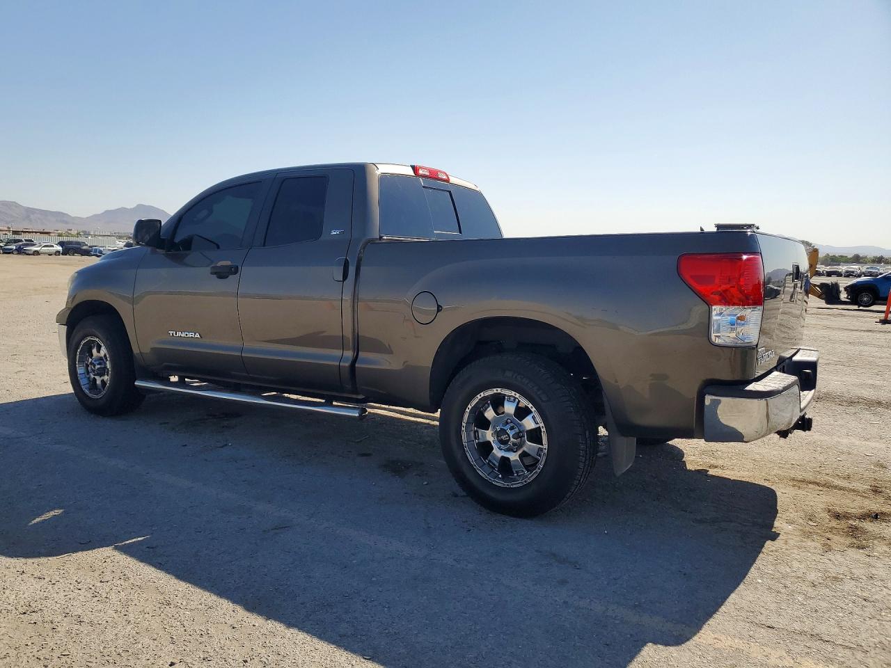 2011 TOYOTA TUNDRA DOUBLE CAB SR5 photo 4