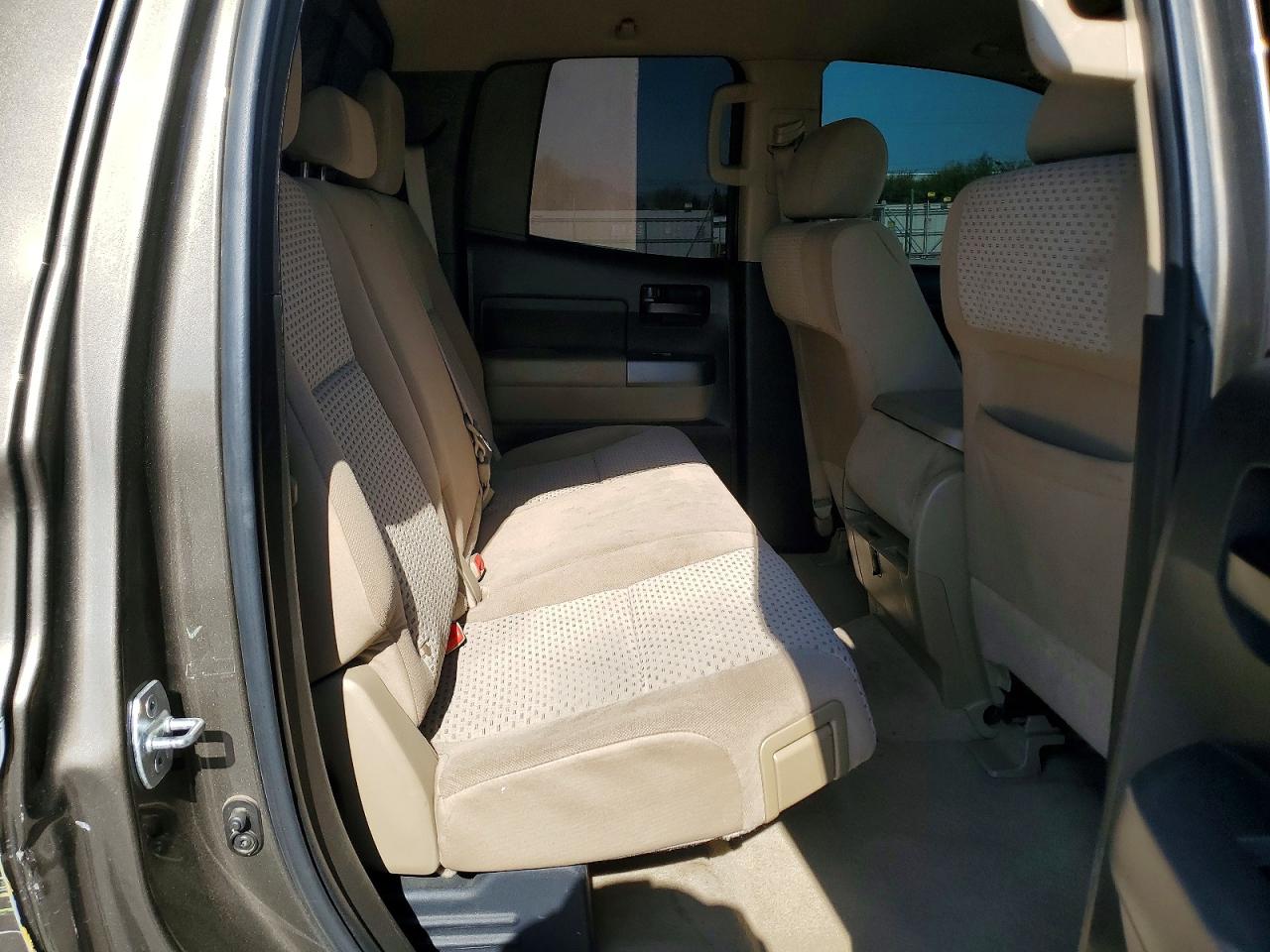 2011 TOYOTA TUNDRA DOUBLE CAB SR5 photo 28