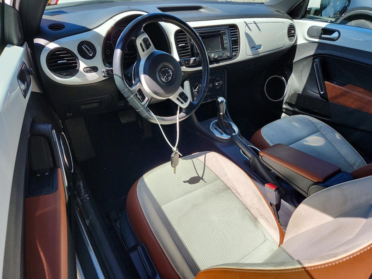 2015 VOLKSWAGEN BEETLE 1.8T photo 22
