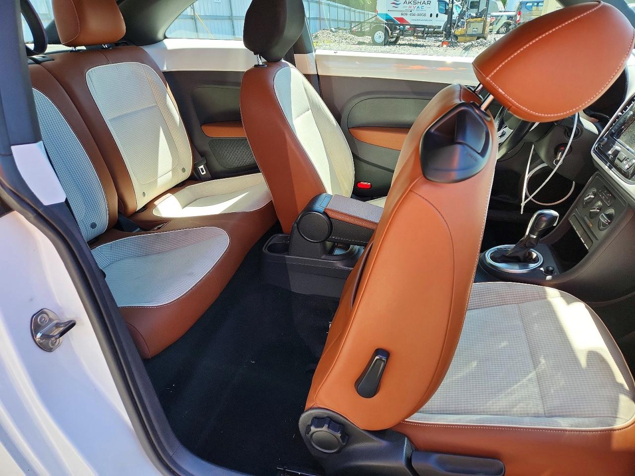 2015 VOLKSWAGEN BEETLE 1.8T photo 28