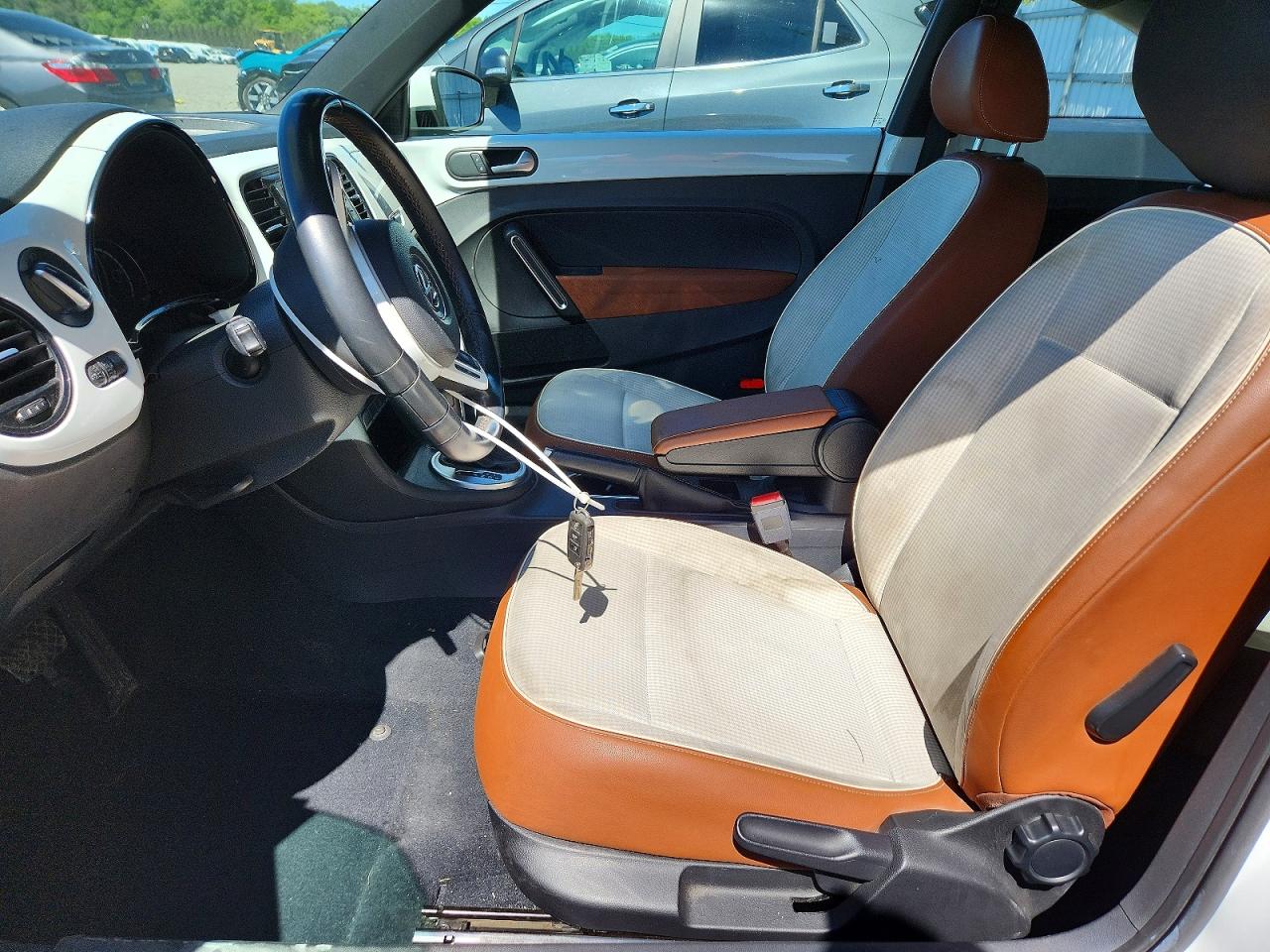 2015 VOLKSWAGEN BEETLE 1.8T photo 19