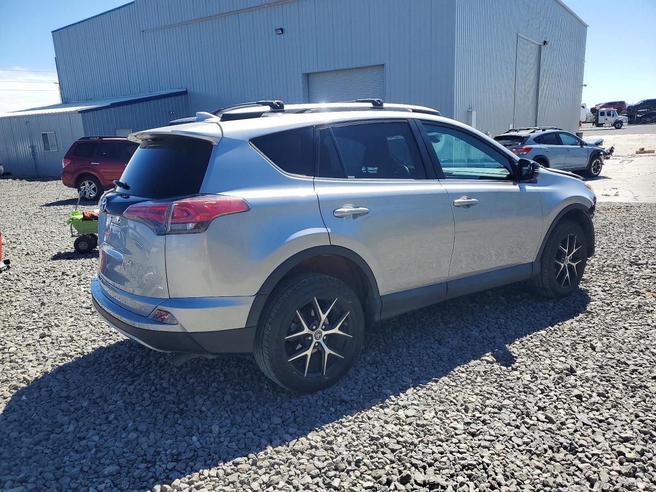 2017 TOYOTA RAV4 SE photo 3