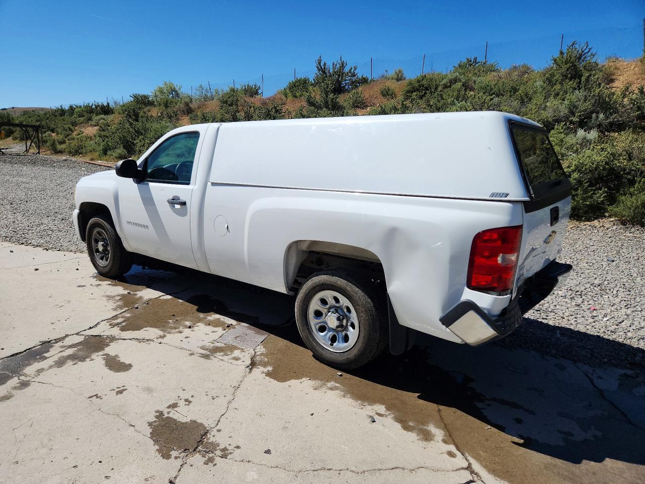 2010 CHEVROLET SILVERADO C1500 photo 2