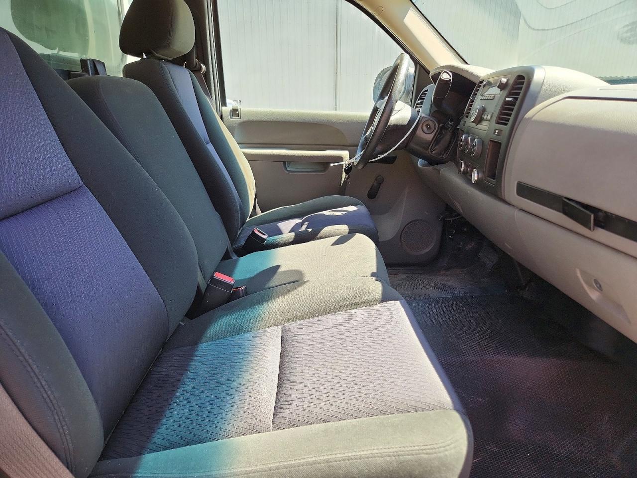 2010 CHEVROLET SILVERADO C1500 photo 10