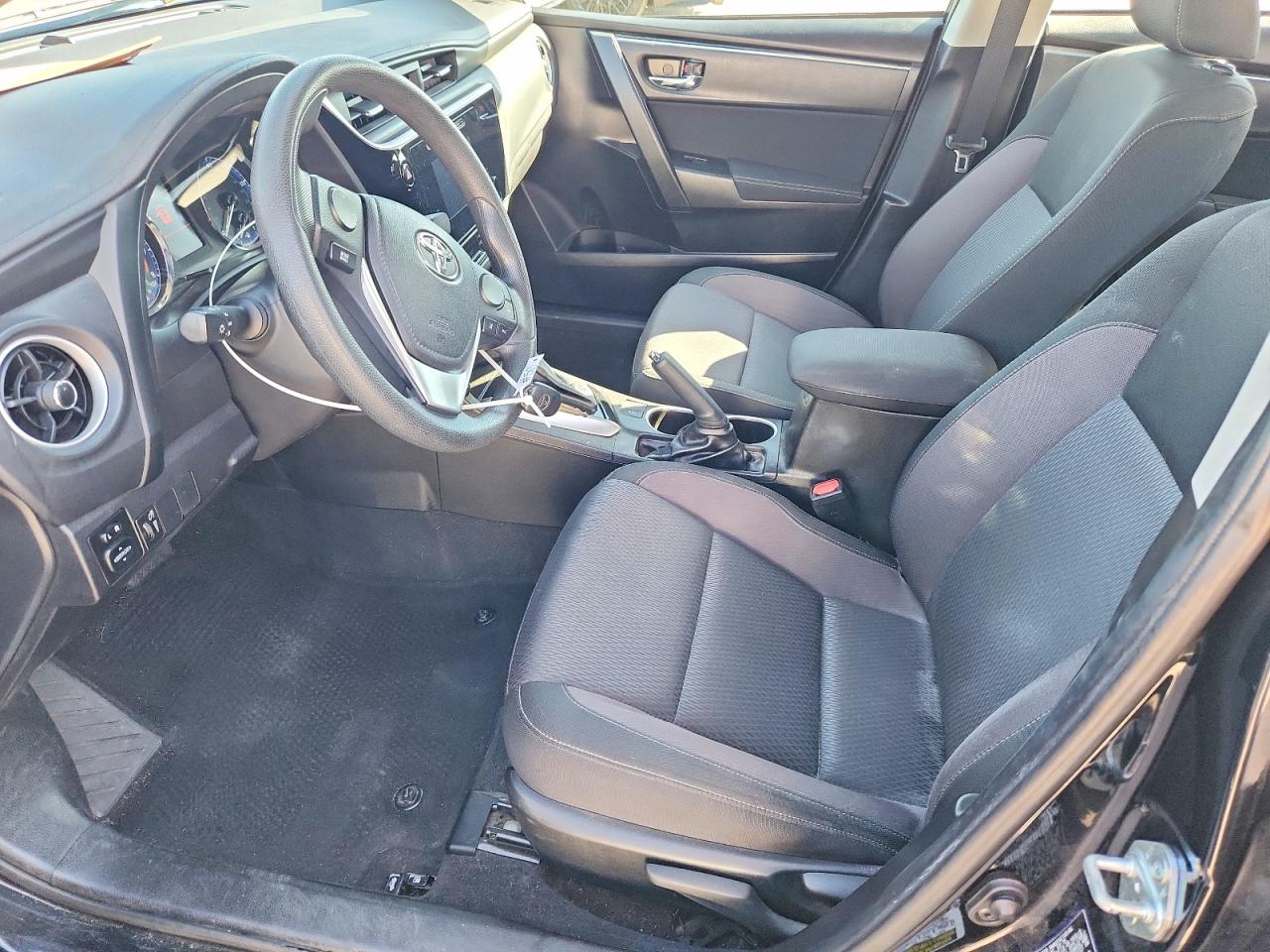 2018 TOYOTA COROLLA LE photo 13