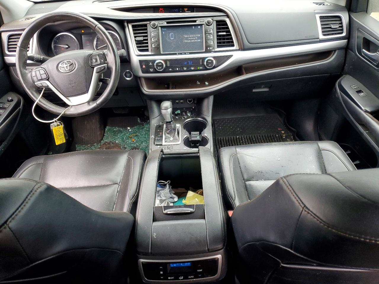 2019 TOYOTA HIGHLANDER XLE photo 15