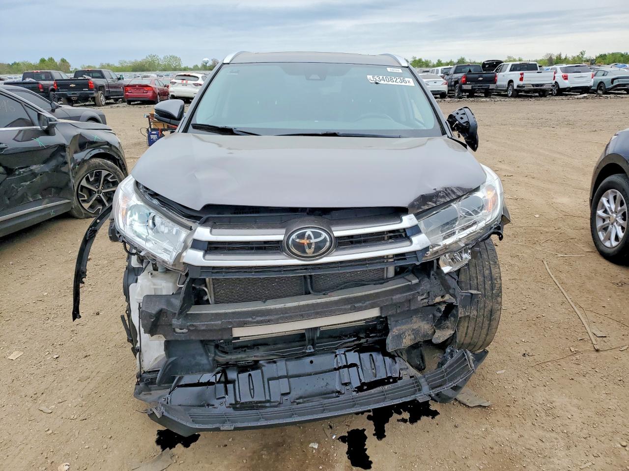2019 TOYOTA HIGHLANDER XLE photo 9