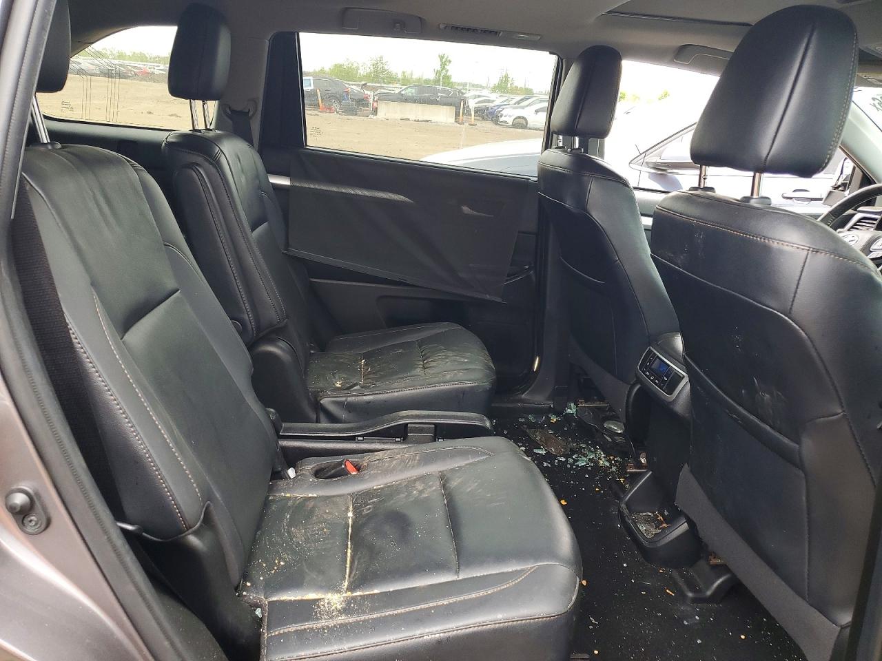 2019 TOYOTA HIGHLANDER XLE photo 19