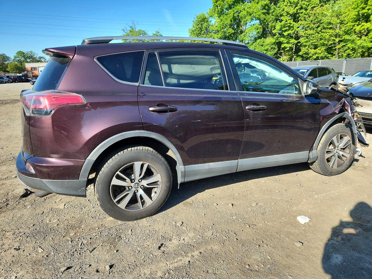 2017 TOYOTA RAV4 XLE photo 7
