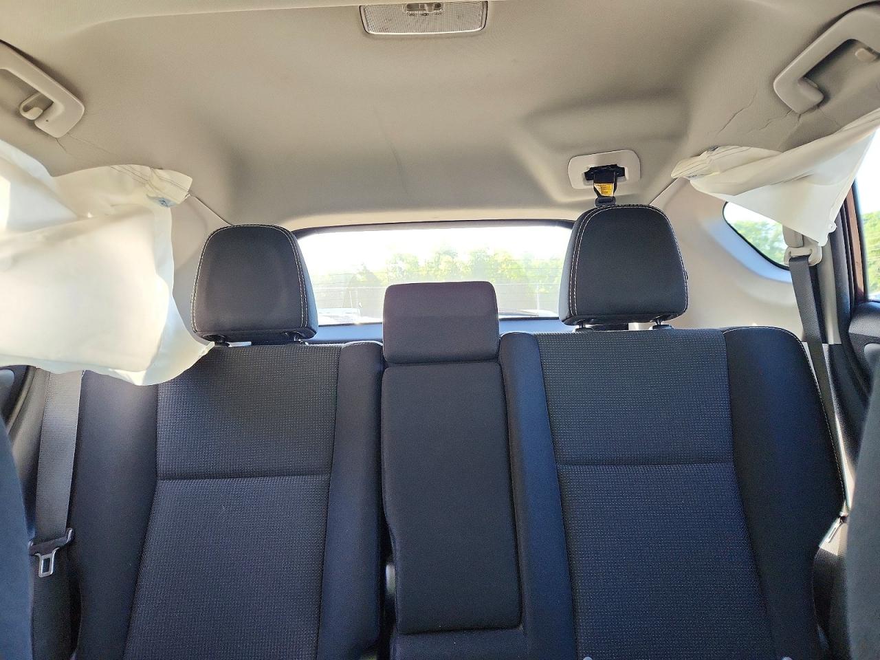 2017 TOYOTA RAV4 XLE photo 28