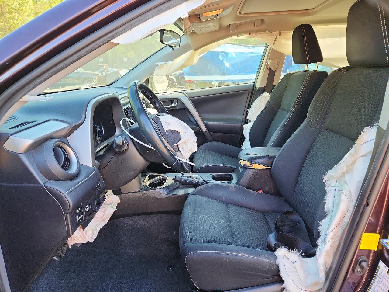 2017 TOYOTA RAV4 XLE photo 19