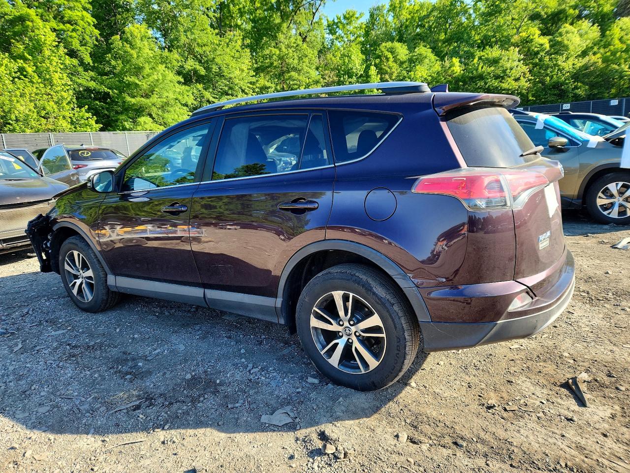 2017 TOYOTA RAV4 XLE photo 4