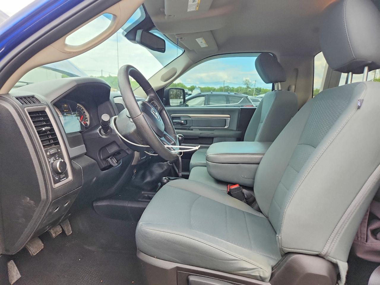 2016 RAM 2500 ST photo 19