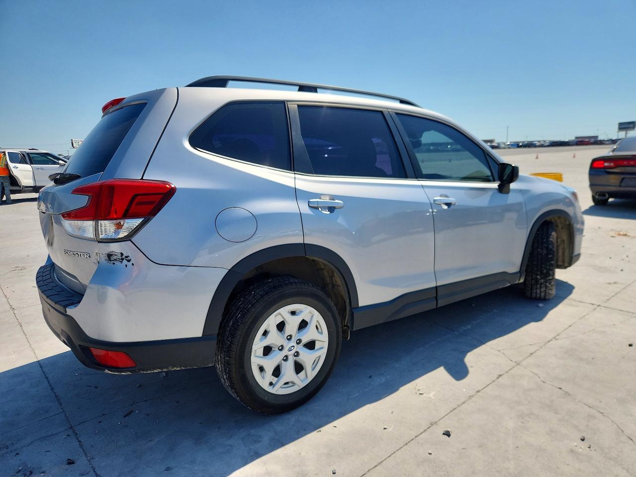 2019 SUBARU FORESTER photo 7