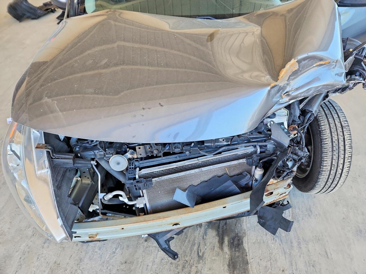 2018 NISSAN VERSA SV photo 31