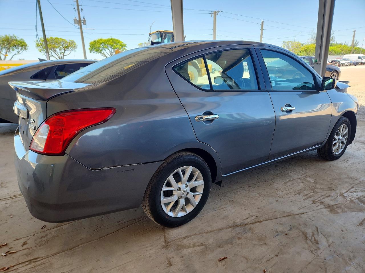 2018 NISSAN VERSA SV photo 7