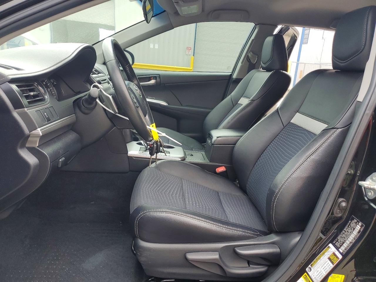 2013 TOYOTA CAMRY SE photo 13