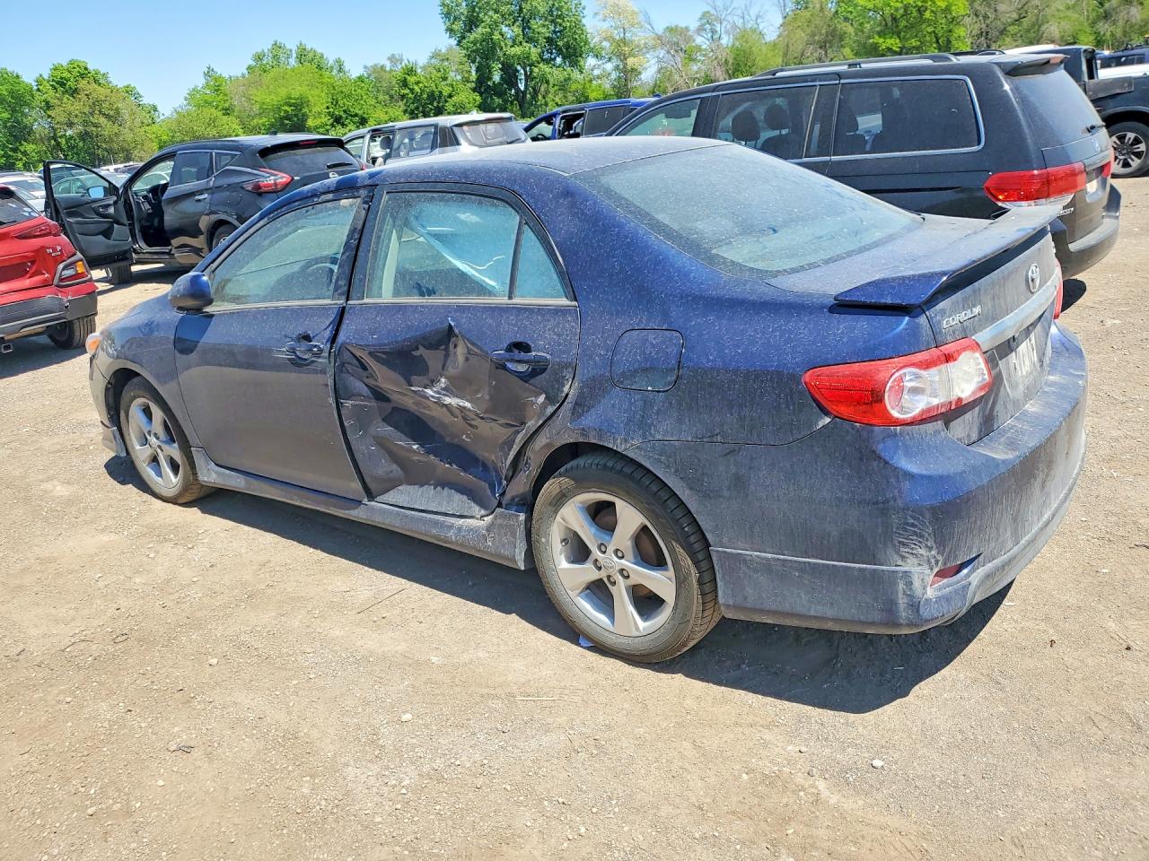 2013 TOYOTA COROLLA S photo 3