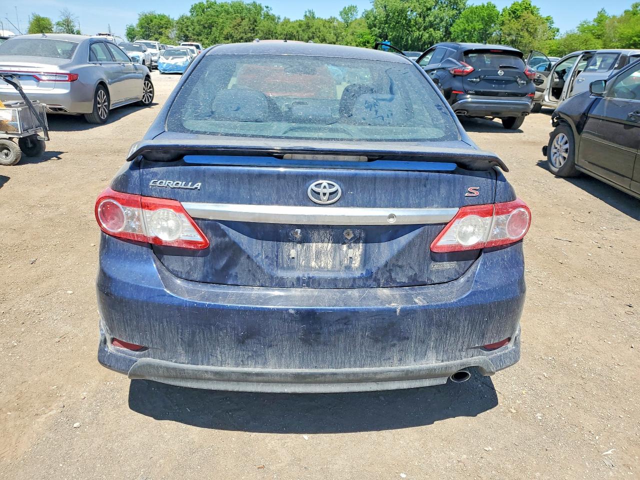 2013 TOYOTA COROLLA S photo 11