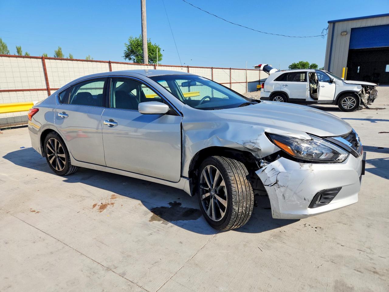 2017 NISSAN ALTIMA 2.5 SR photo 7