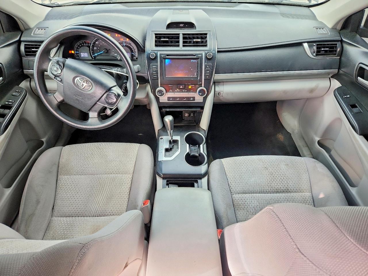 2013 TOYOTA CAMRY LE photo 22
