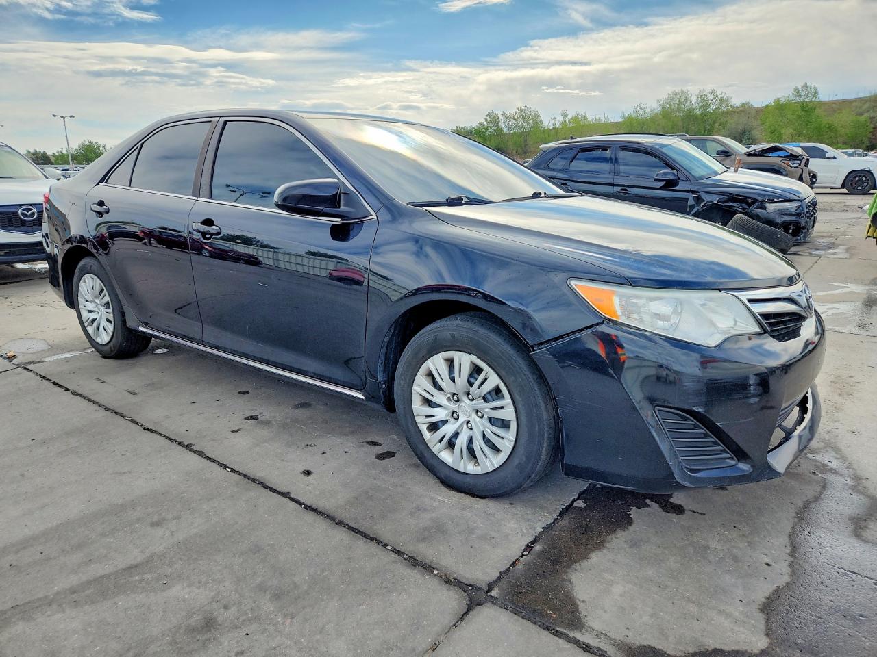 2013 TOYOTA CAMRY LE photo 10
