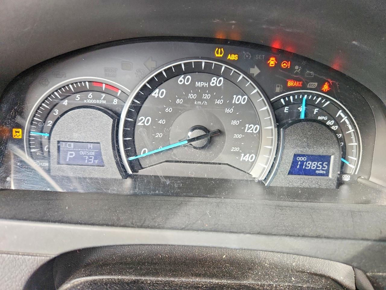 2013 TOYOTA CAMRY LE photo 25