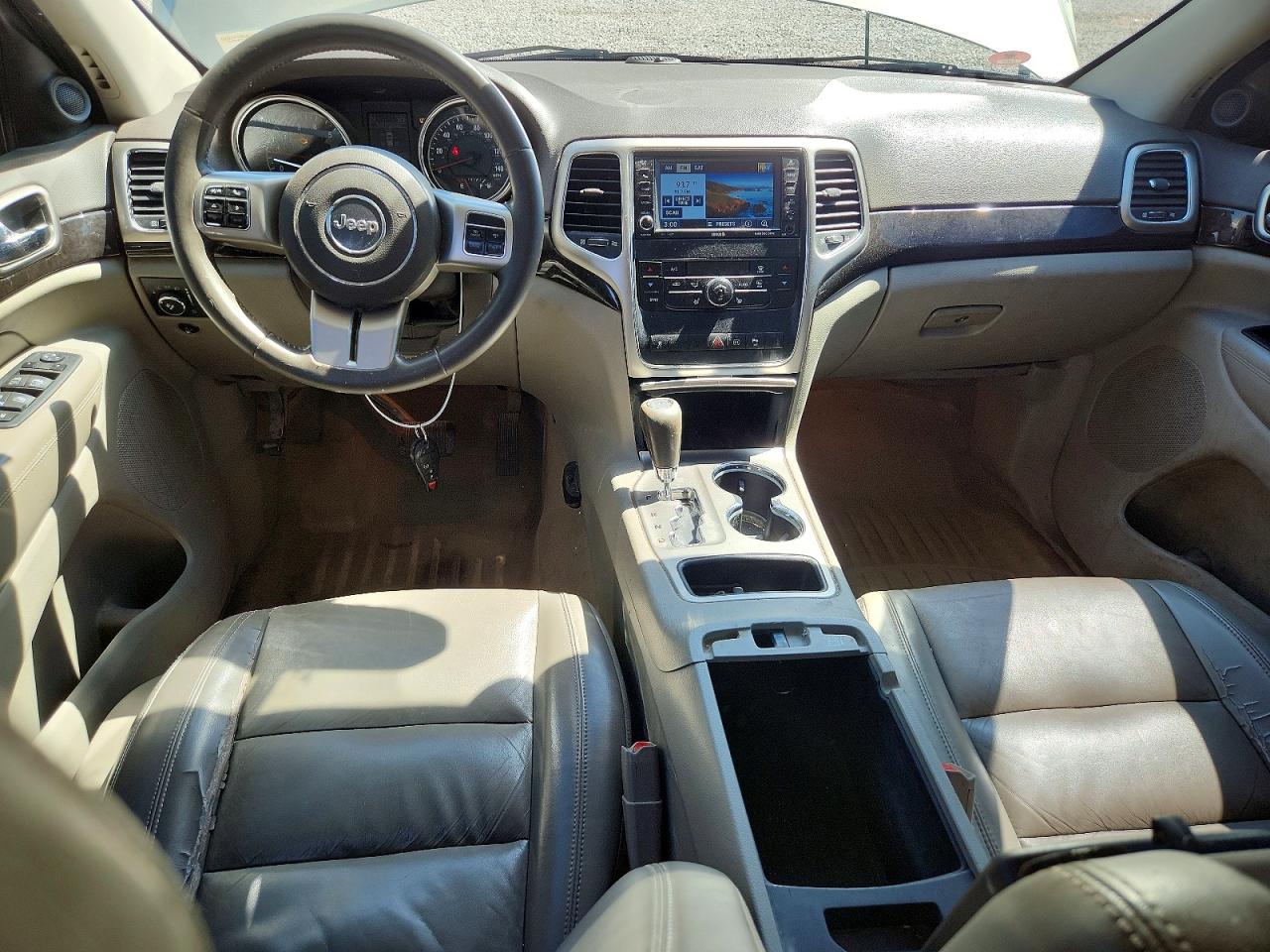 2011 JEEP GRAND CHEROKEE LAREDO photo 22