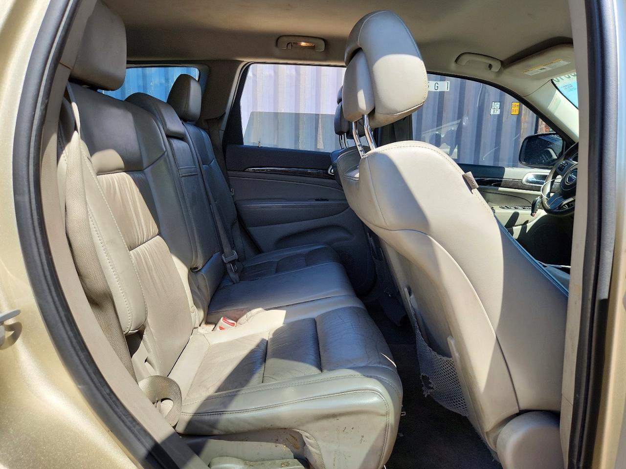 2011 JEEP GRAND CHEROKEE LAREDO photo 31