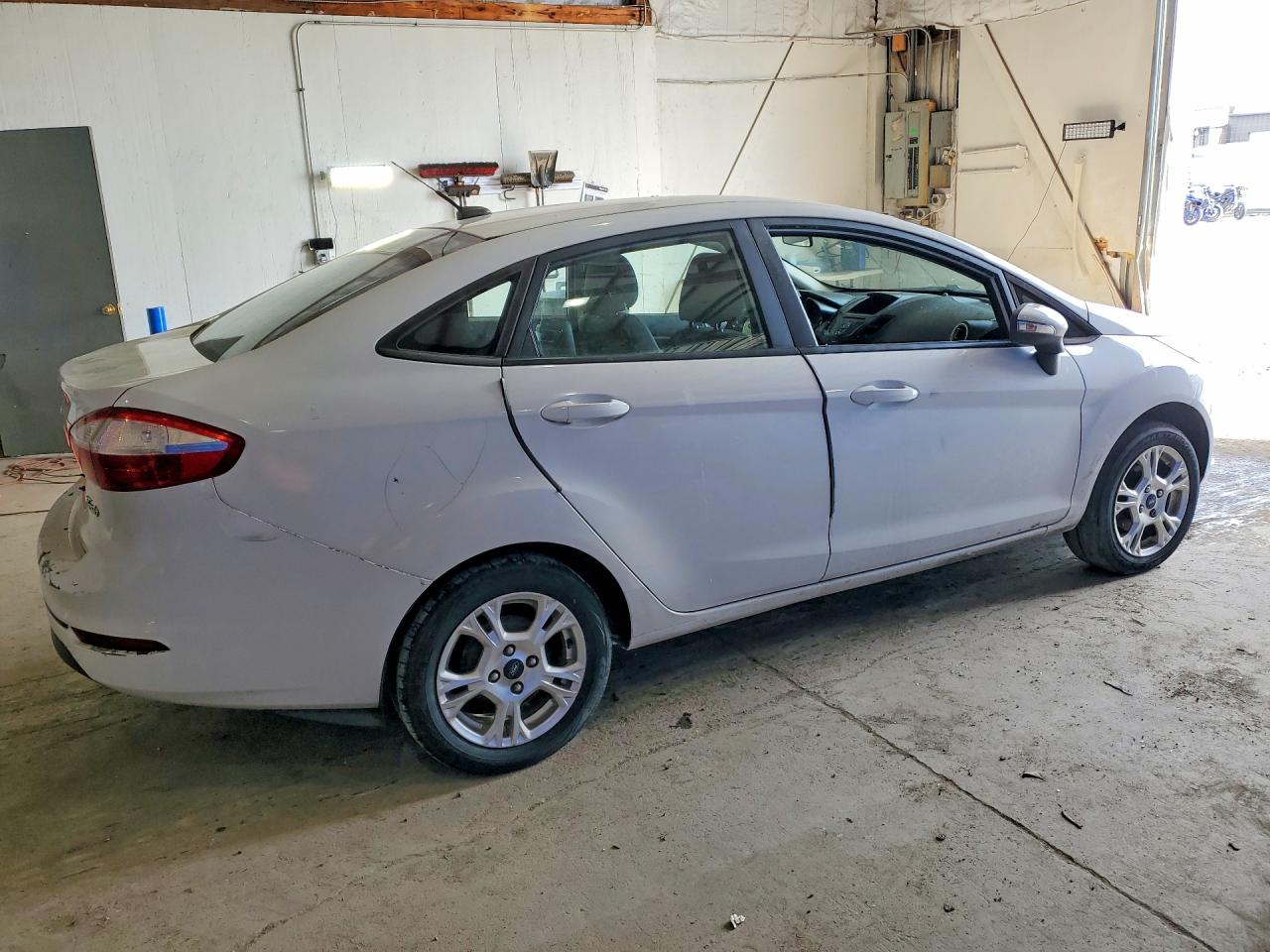 2015 FORD FIESTA SE photo 5