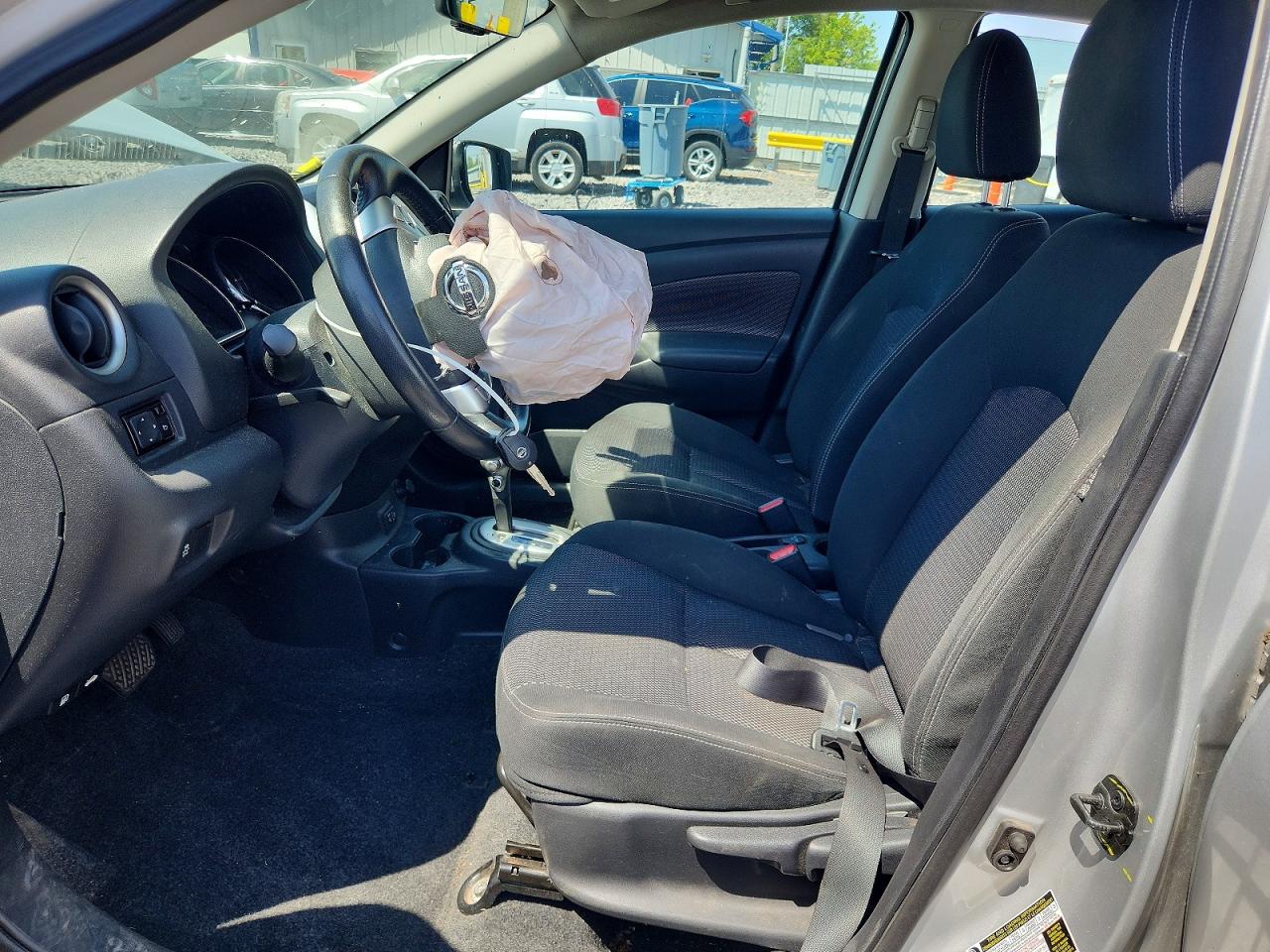 2018 NISSAN VERSA SV photo 13
