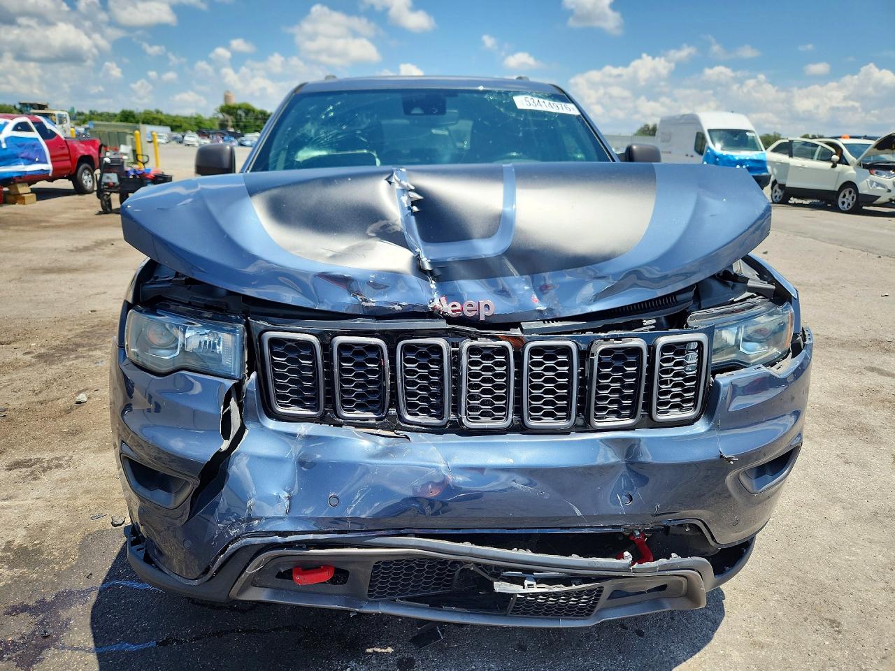 2020 JEEP GRAND CHEROKEE TRAILHAWK photo 9