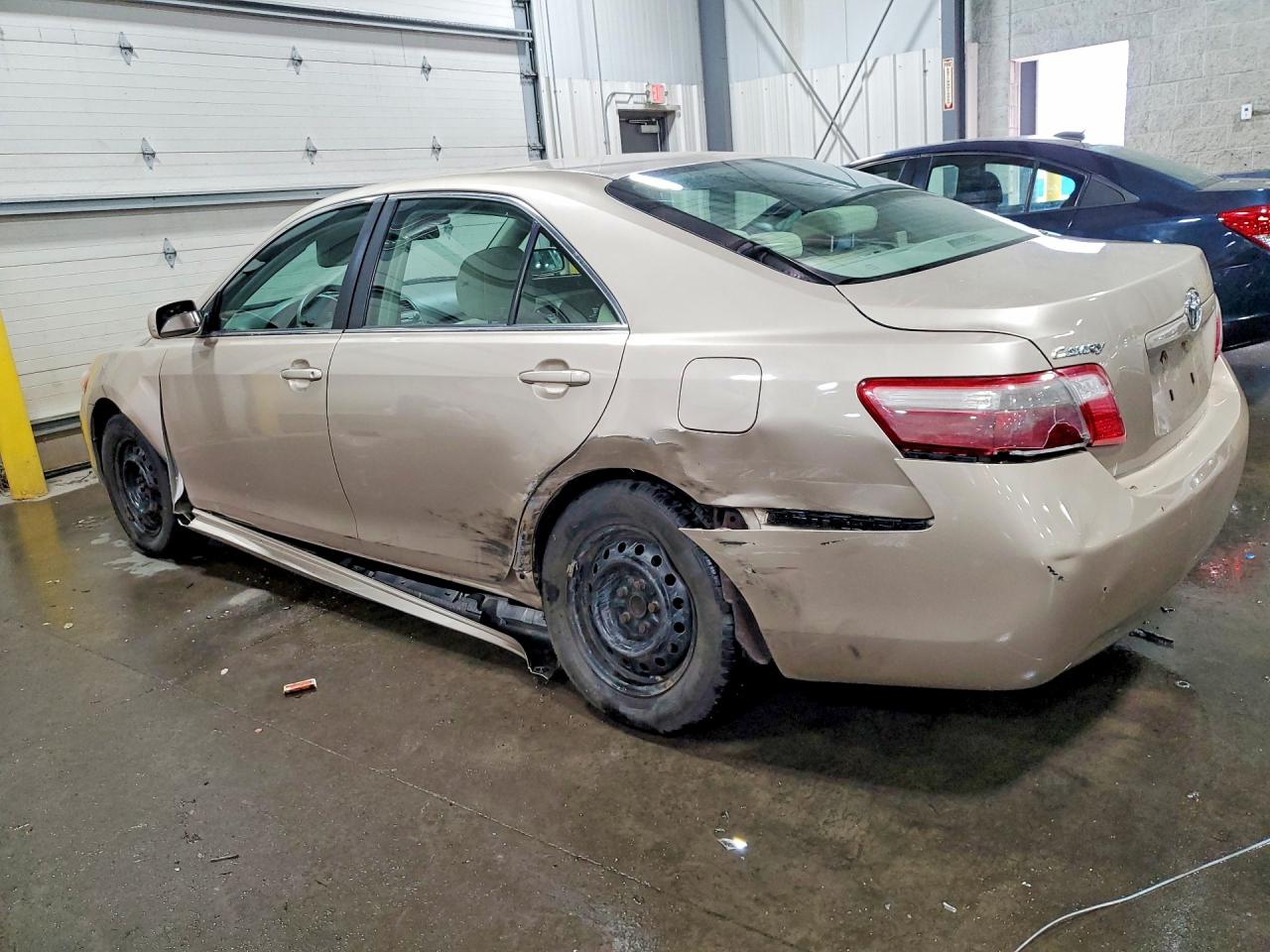2009 TOYOTA CAMRY LE photo 4