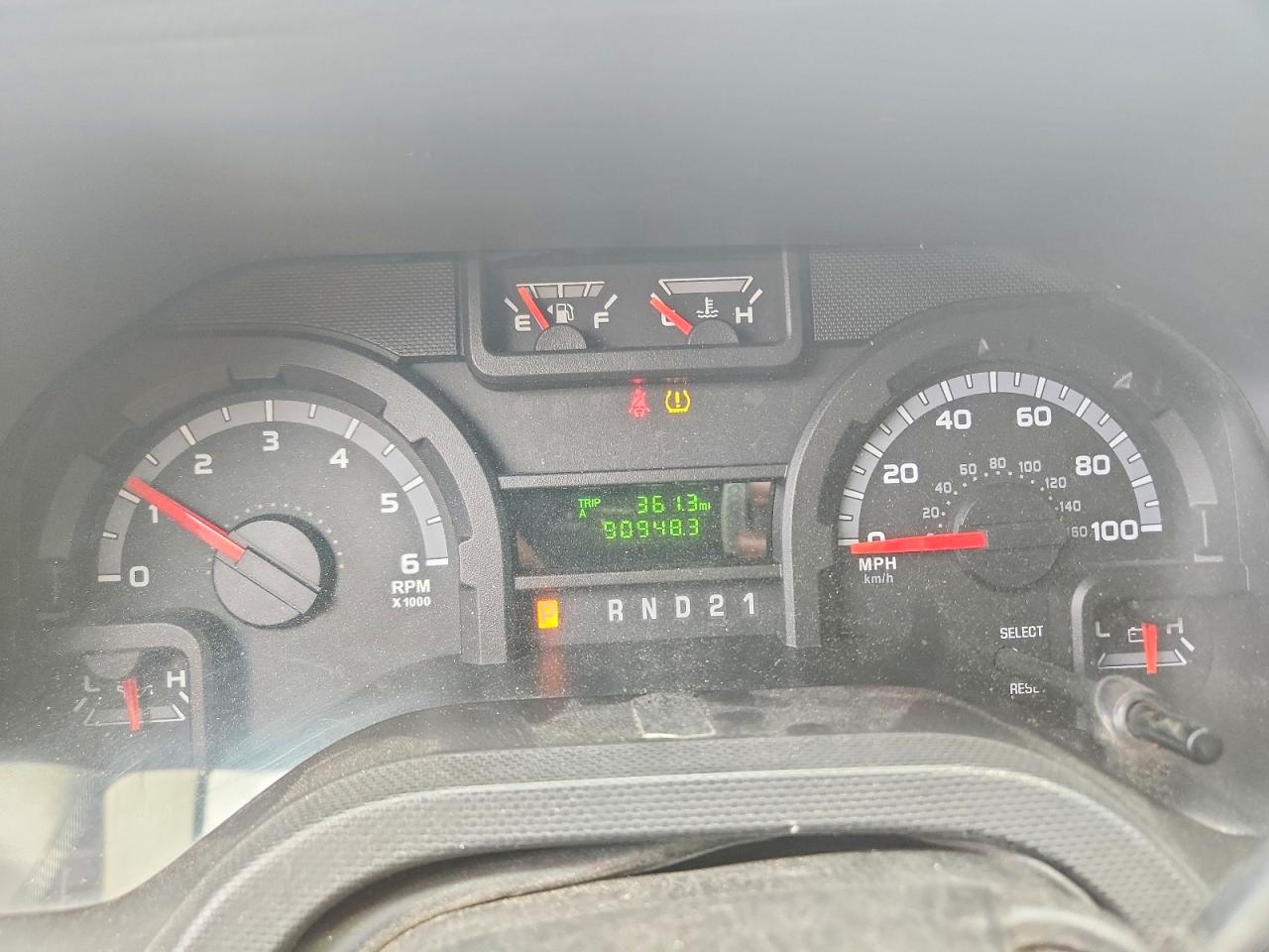 2011 FORD ECONOLINE E150 VAN photo 25