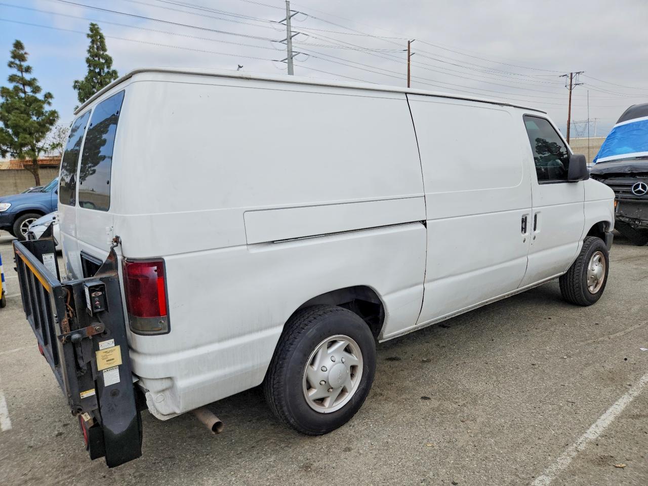 2011 FORD ECONOLINE E150 VAN photo 7