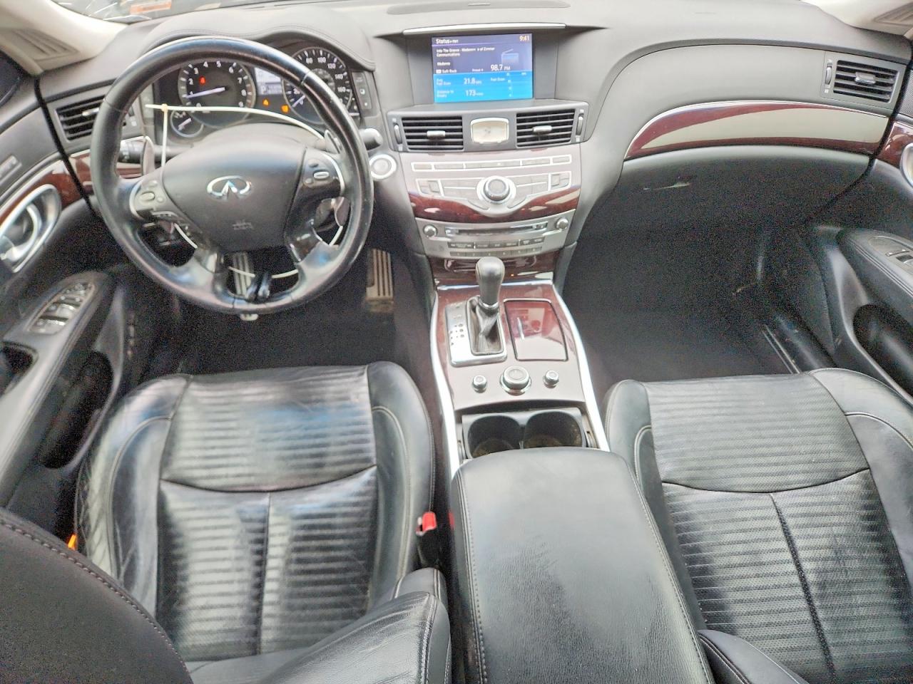 2011 INFINITI M37 photo 15