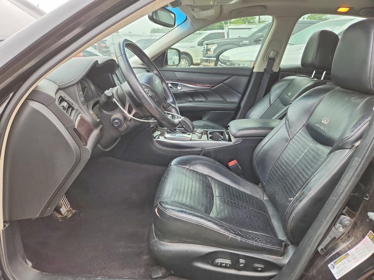 2011 INFINITI M37 photo 13