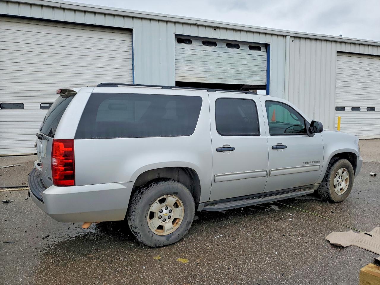2010 CHEVROLET SUBURBAN C1500 LS photo 7