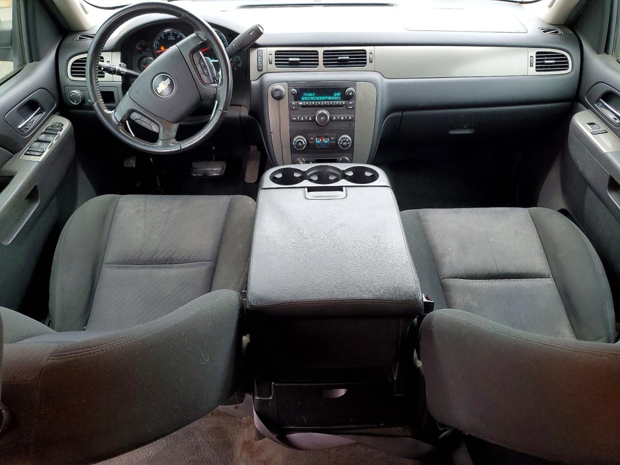 2010 CHEVROLET SUBURBAN C1500 LS photo 22