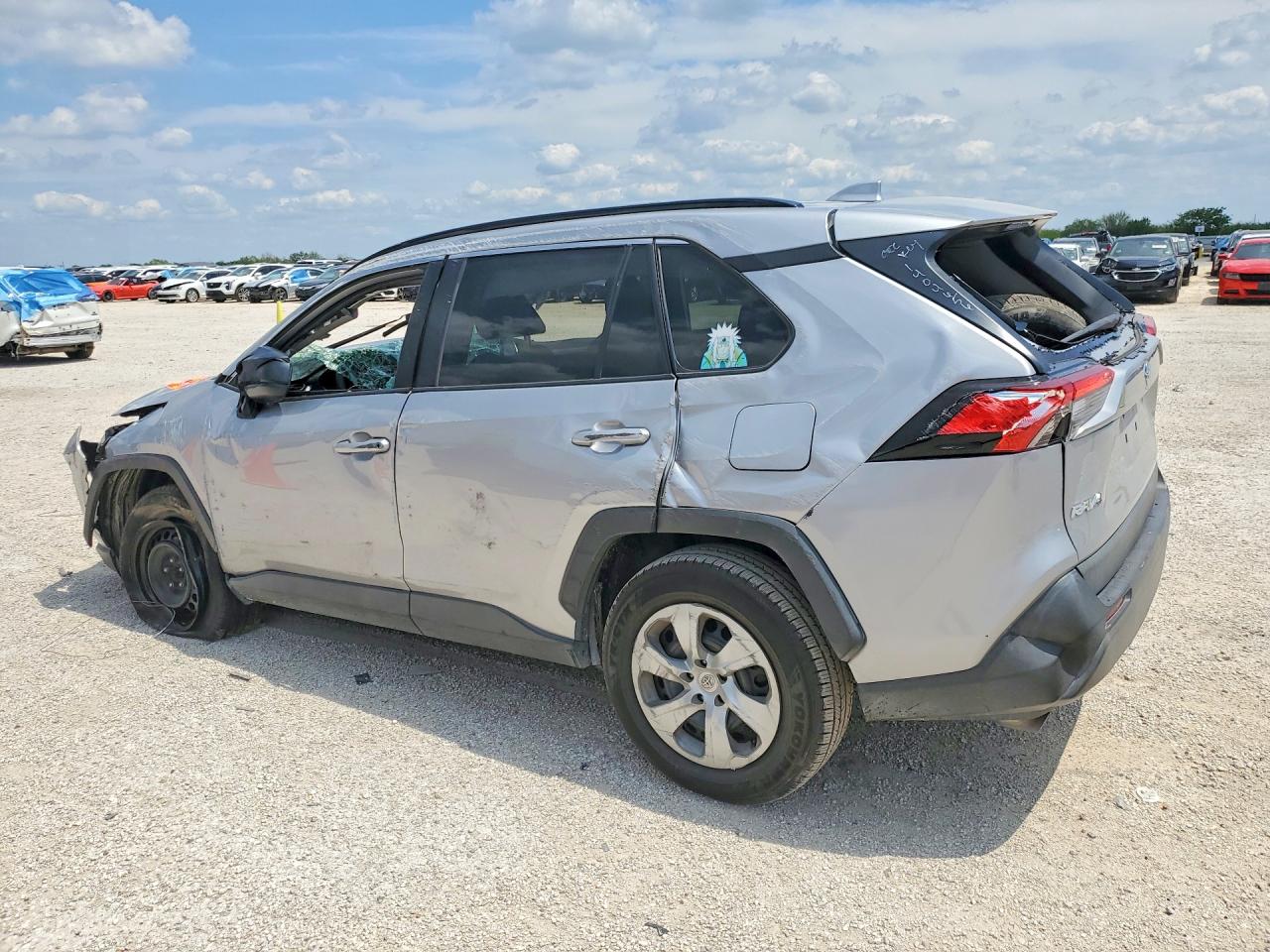 2021 TOYOTA RAV4 LE photo 3